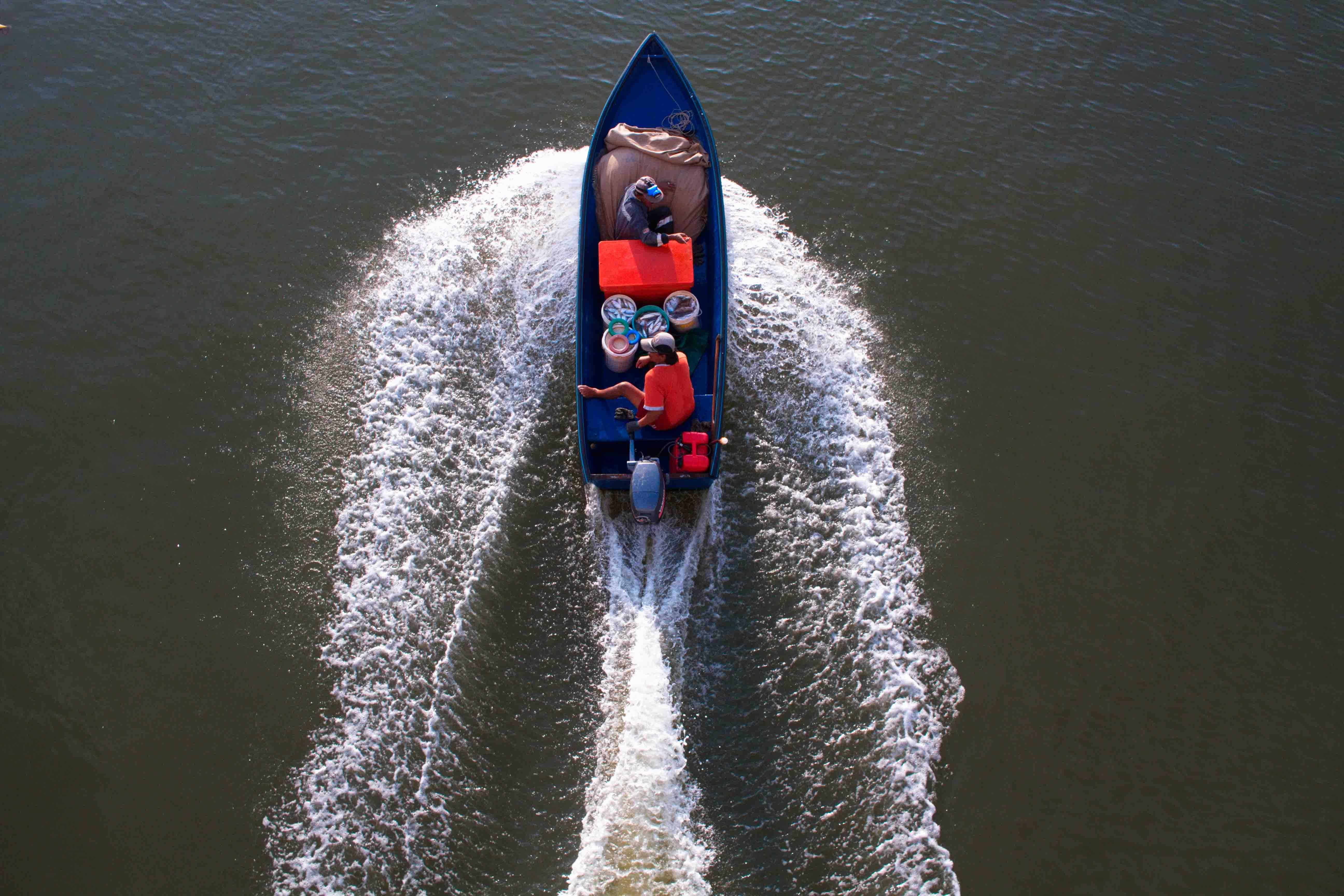 Dirigir pequenos barcos 